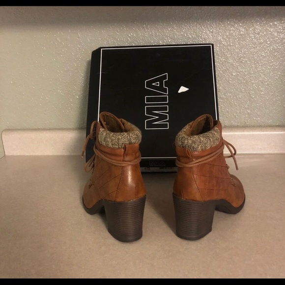 Mia Booties - Picture 3 of 8